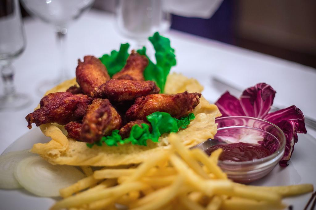 Varallo Pombia Hotel Ristorante La Perla מראה חיצוני תמונה