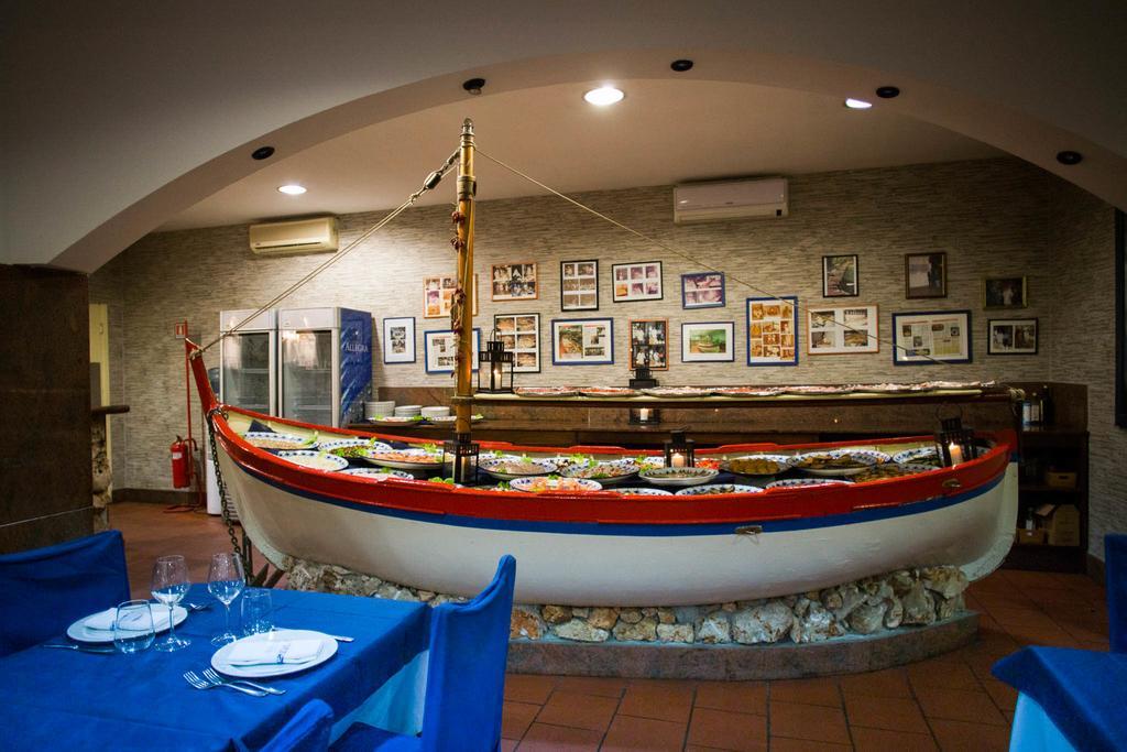 Varallo Pombia Hotel Ristorante La Perla מראה חיצוני תמונה